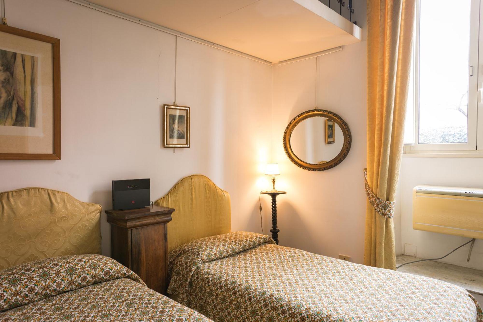 Appartamento D'Epoca Colosseo Art Gallery Roma Ngoại thất bức ảnh